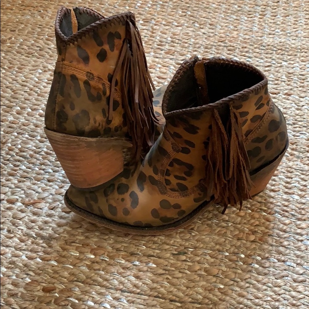 Ankle boots
